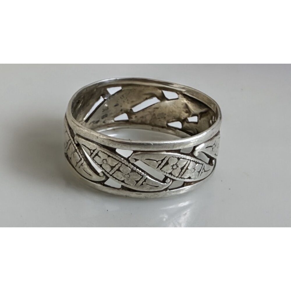 Vintage 50's Uncus Sterling Silver  Cut out Floral Band Ring Size 7.5 - Picture 5 of 10